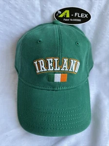 Nuovo con etichette * Cappello Irlanda verde orlo curvo ricamato A Flex Fit * Taglia unica - Foto 1 di 7