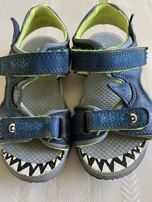 Sandalias Carter’s Boys azul/verde florente Cade Monster Teeth talla 8 M. Foto 1 de 4