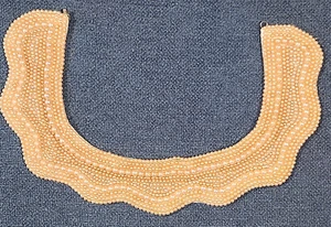 Vintage Abendkragen weiß Satin & Perlen von Baar and Beards Japan - Bild 1 von 5