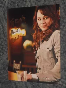MELINDA CLARKE - VAMPIRE DIARIES / OC / CSI - 10x8 PHOTO SIGNED (DEDICATED) - Foto 1 di 1