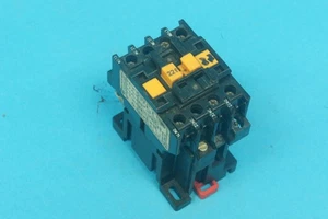 Telemecanique CA2-DN1229MA65 control relay 220 VAC 50 Hz/220-240 VAC 60Hz coil - Picture 1 of 4