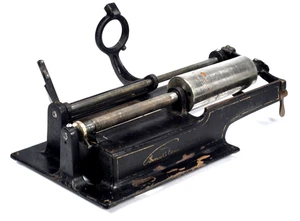 Fonógrafo Edison Hogar Modelo B Placa de Cama, Mandril, Brazo de Carro para Piezas/Reparación - Imagen 1 de 11