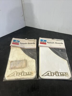 Lote de 2 pares de kits de protección contra salpicaduras blancos Mopar Dodge Aries 1973 vintage nuevos de colección Foto 1 de 4