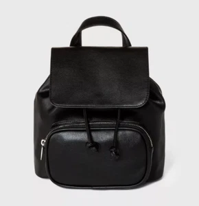NEU Wild Fable schwarz 9" Mini Klappe Kunstleder Rucksack verstellbare Riemen - Bild 1 von 4