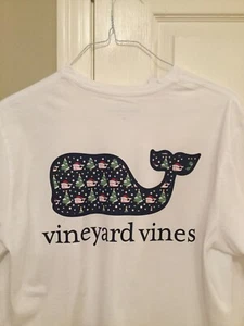 Vineyard Vines Men's Santa Whale & Tree Whale Fill White L/S T Shirt Medium NWT - Picture 1 of 5
