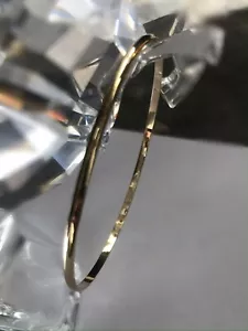 Solid 9ct Yellow Gold Bangle Brand new - Picture 1 of 5