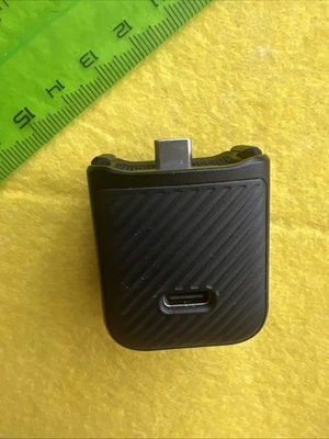 DJI Osmo Pocket 3 Handle With 1/4' Thread - Image 1 of 4