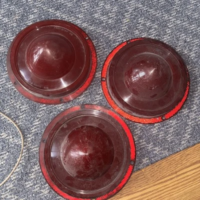 3 lentes de luz trasera para automóvil de pasajeros Ford 1957 OEM, Fairlane, Custom, Wagons, Ranchero Foto 1 de 3