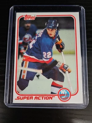 1981-82 NHL Topps Mike Bossy Super Action #125 East HOF - Image 1 of 4