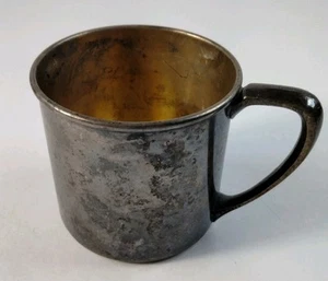 Taza bebé vintage plateada de 2 1/4" de alto y boca de 2 1/2" - Imagen 1 de 13
