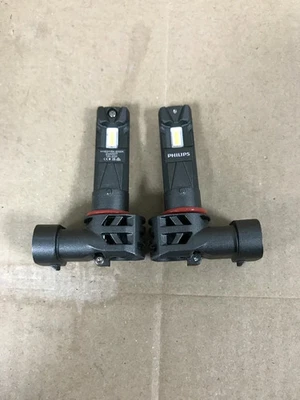 Philips Ultinon Access LED Car Headlight Bulb HB3 HB4 Ultra Compact Set of 2 New - Image 1 of 4