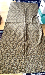 "Tela de brocado estilo chino patrón floral en oro, púrpura y plata 100"" X 44""" - Imagen 1 de 3