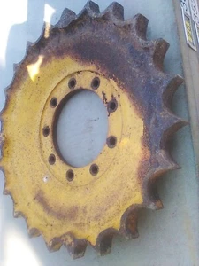 T20753T JOHN DEERE DRIVE SPROCKET FOR JD350 CRAWLER - Picture 1 of 3