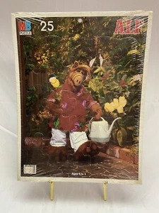 Vintage SEALED 1987 Milton Bradley Alf gardening 25 piece frame tray puzzle - Picture 1 of 3