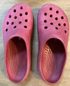 One of a kind Crocs - collectible Raspberry color with no strap M5/W7 - used - Picture 1 of 10
