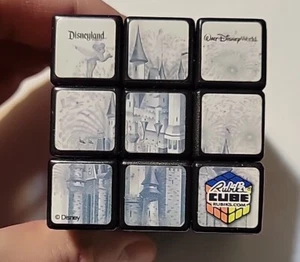 DIFÍCIL DE ENCONTRAR MICKEY MOUSE RUBIK'S 3X3 CUBOS DISNEYLAND Cara con Firmas Minnie - Imagen 1 de 6