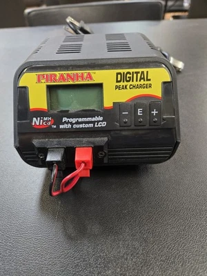 Duratrax Piranha  Digital Peak Battery Charger -NiCd/NiMH Charging Programmable - Image 1 of 4