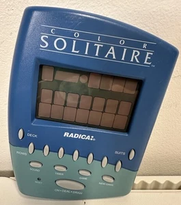 1999 Vintage Radica Color Solitaire Handheld Travel Electronic Card Game Tested - Bild 1 von 3