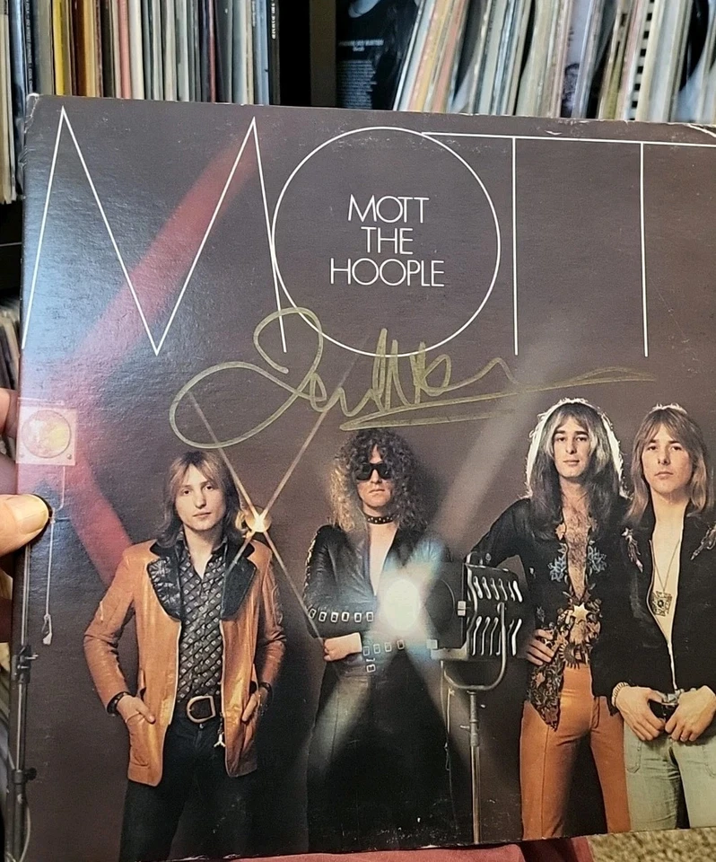 IAN HUNTER Signed MOTT THE HOOPLE VINYL LP  US GATEFOLD BAD CO BOWIE GLAM T REX Foto 1 de 4