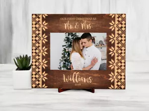 Marco de fotos personalizado 1a Navidad como Mr & Mrs Marco de fotos personalizado familia - Imagen 1 de 11