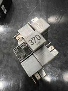 8D0951253 Relay # 370 for VW Audi Skoda ONE SINGLE RELAY 8D0 951 253 - Picture 1 of 1