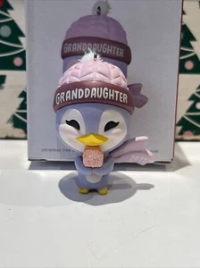 Enkelin 2022 Weihnachtsbaum Markenzeichen Aufbewahrungsschmuck Neu im Karton. - Bild 1 von 17