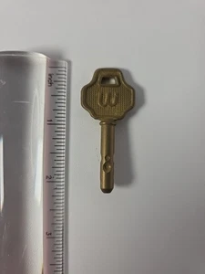Llave antirrobo de bloqueo de volante de latón Winner International The Club - Imagen 1 de 6