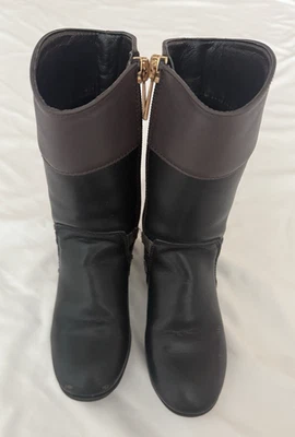 Botas Michael Kors Niñas Talla 10 Negro Marrón Dorado Cremallera Logotipo de Equitación Correa MK Foto 1 de 4