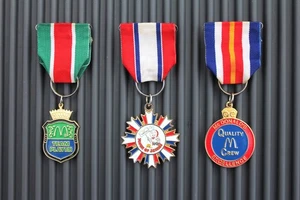 McDonald's Very Rare Vintage Medals- Touch of Service, Team Player, Quality Crew - Picture 1 of 11