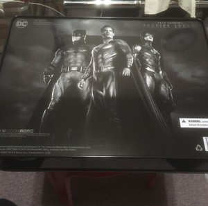 MEZCO ONE:12 ZACK SNYDER’S JUSTICE LEAGUE BATMAN,SUPERMAN, FLASH 3 PACK IN STOCK
