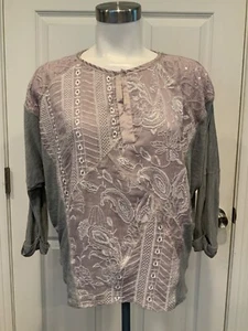 Kleines graues Shirt mit Blumenstickerei und Pailletten Fledermaus 3/4 Ärmel, Größe XS - Bild 1 von 11