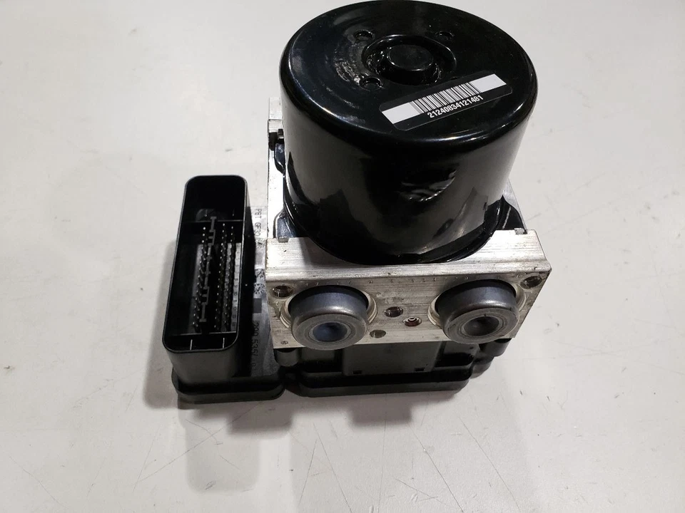 Sistema de frenos antibloqueo ABS - BMW 128i E82 2009 automático - 09-13 OEM 6790146, 6790147 Foto 1 de 4