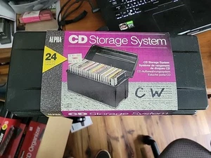 Custodia vintage Alpha CD nera contiene 24 CD scatola di plastica con coperchio made in USA - Foto 1 di 3