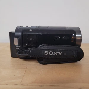 Sony HDR-CX130 HD Camcorder 42x Zoom Exmor R SteadyShot Tripod Bag Battery - Picture 1 of 10