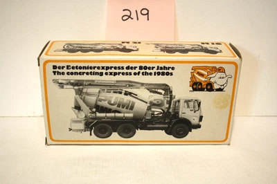 Conrad 3052 Mercedes Benz Putzmeister M16 PUMI Bomba Hormigón Mezclador Cemento en Caja Foto 1 de 4