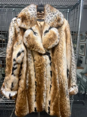 NUEVO CON ETIQUETAS~ABRIGO VINTAGE PAMELA MCCOY~L~MARRÓN NEGRO IMITACIÓN LINCE PIEL DE ZORRO ANIMAL PRINT Foto 1 de 4