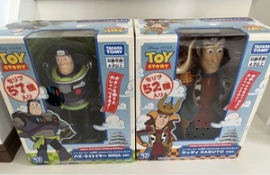 TAKARA TOMY Toy Story 4 Figura Posando Real 2SET Woody & Buzz Lightyear NUEVO - Imagen 1 de 2