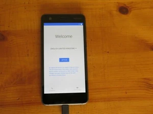 Nokia 2 Mobile phone with charger - Zdjęcie 1 z 3