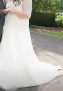 Wedding Dress - Picture 1 of 13