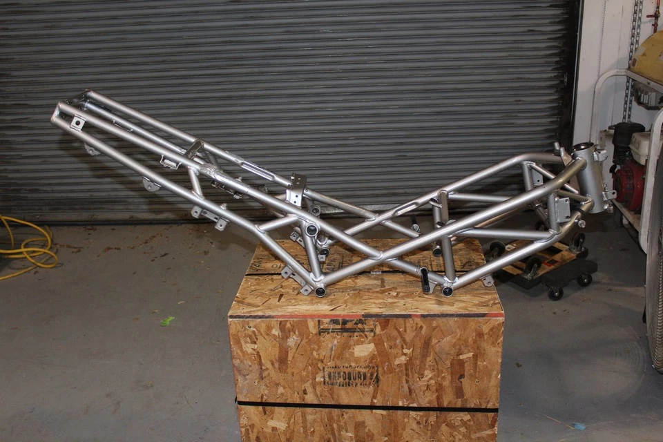 Chasis cuadro principal Ducati ST3 944cc 2004 Foto 1 de 4