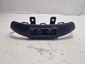FIAT 500X USB AUX SD CARD PORT & TRIM 735631404 2014 - 2022 - Picture 1 of 8