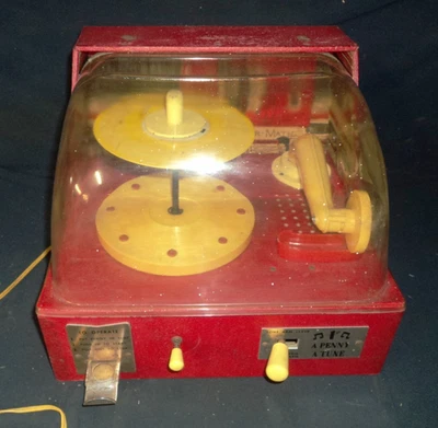 Fonógrafo eléctrico Spear Products modelo 60 Coin Op Supermatic "PENNY A TUNE" Foto 1 de 4