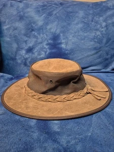 BARMAH: 1064 Cappello da sole ranch pieghevole in pelle scamosciata Made in Australia - M - Foto 1 di 10
