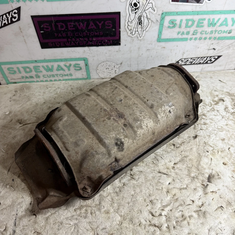 Convertidor catalítico 81-83 Datsun 280zx Turbo OEM L28 L28ET Foto 1 de 4