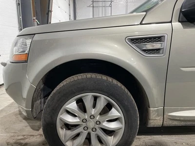 08-15 LANDROVER LR2 Fender LHIpanema Sand Metallic-824 - Imagem 1 de 4