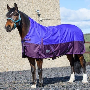 Alfombra para caballos 600D ligera resistente al agua MEDIO CUELLO púrpura/ciruela 5'6-6'9 - Imagen 1 de 12