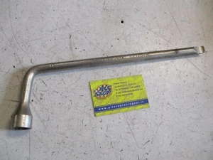 RADSCHLÜSSEL MERCEDES W120 - 1205810246 - GRÖSSE 17 - ORIGINAL - Bild 1 von 1