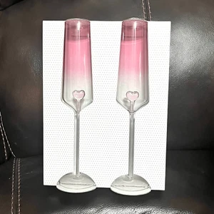 New! Tiktok Viral Cupcakes & Cashmere Set of 2 Pink Heart Flute Glasses - Picture 1 of 7