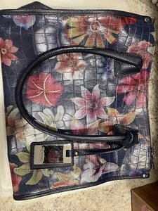 CLAUDIA FIRENZE ITALY Purse. Flower Pattern. - Picture 1 of 9