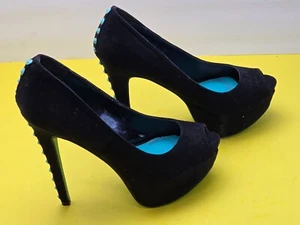 Sexy schwarze Breckelle's-Heels Größe 8,5 Nieten offen zehenfrei Plateau hoher Stiletto - Bild 1 von 9